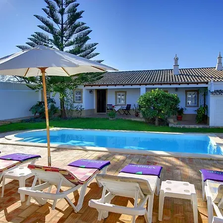 Sleeps 6 Air Con *